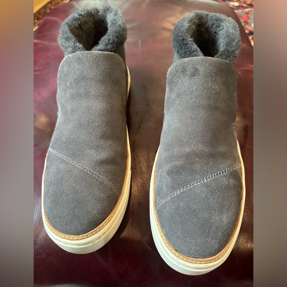 Tom’s women’s boots size 11